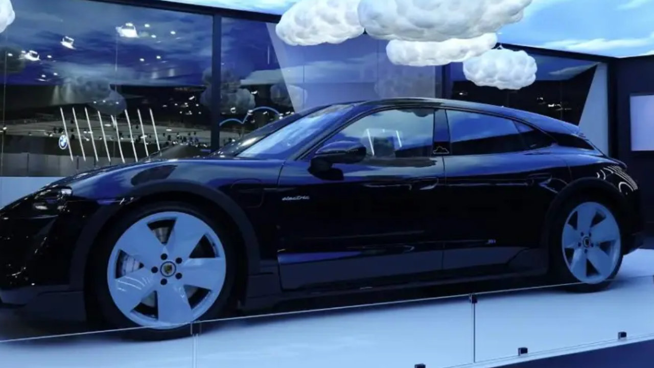 10万级轿车选什么？朗逸思域大PK，北方家庭可看