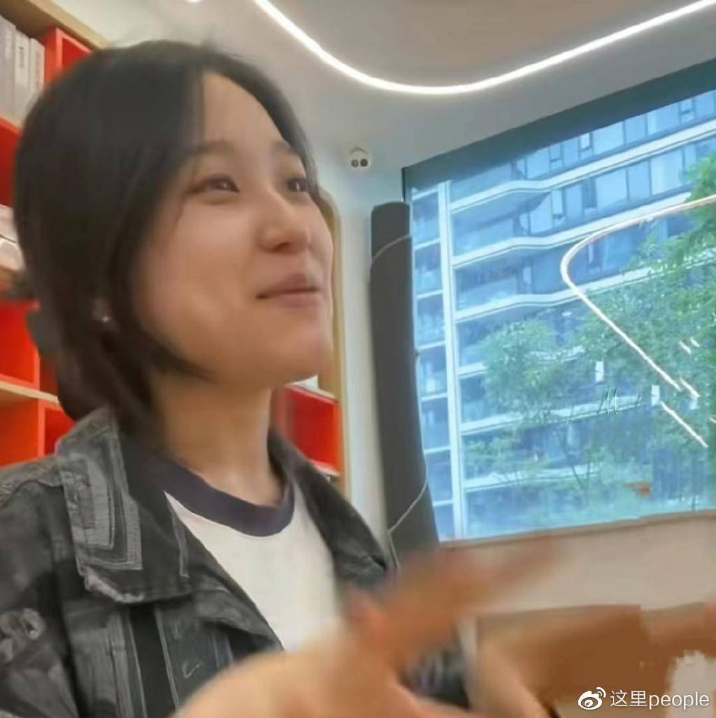 同样都在“挖呀挖呀”,为何写歌的桃子没火,表演的黄老师红了休闲区蓝鸢梦想 - Www.slyday.coM 同样都在“挖呀挖呀”,为何写歌的桃子没火,表演的黄老师红了休闲区蓝鸢梦想 - Www.slyday.coM