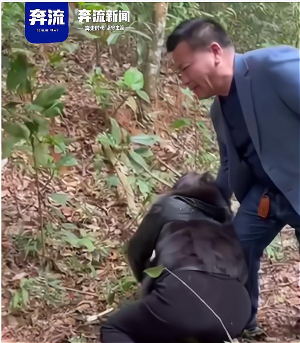 南京女大学生遇害案现场,亲属带去了她生前“最爱喝的奶茶”休闲区蓝鸢梦想 - Www.slyday.coM 南京女大学生遇害案现场,亲属带去了她生前“最爱喝的奶茶”休闲区蓝鸢梦想 - Www.slyday.coM