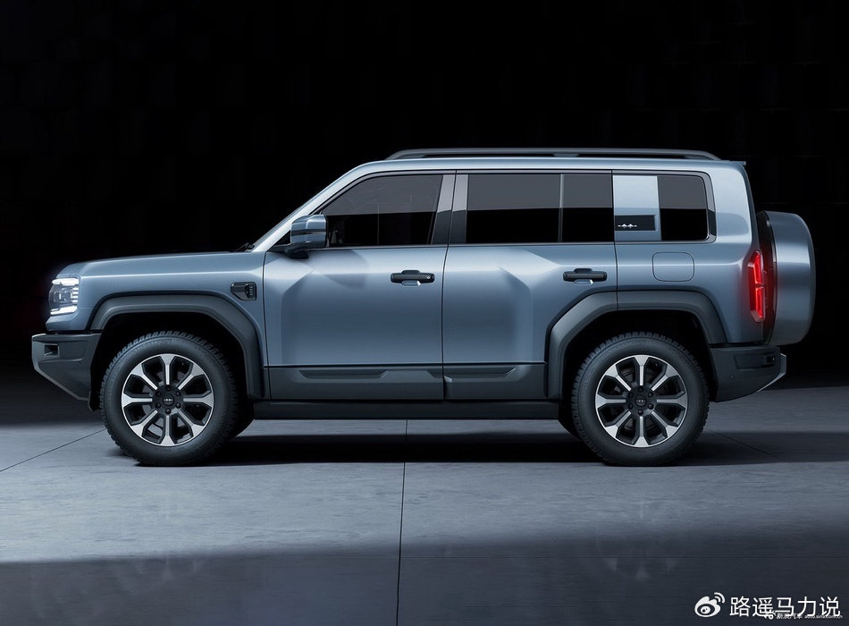 手握30万预算该买谁?宝马X3对比豹5