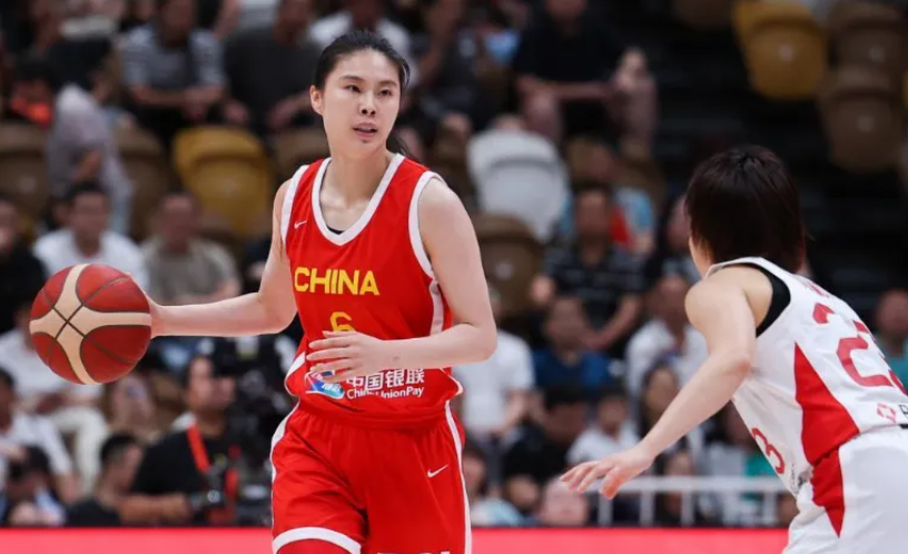 女篮季前赛一夜三大惨案！女篮霸主首秀35分狂胜：新疆遭34分大败！