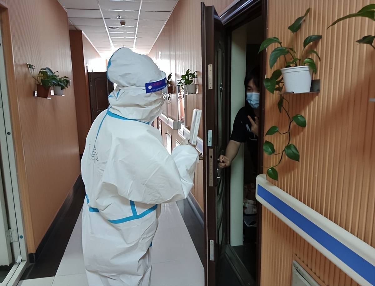 不会用智能手机的老年人买菜难题咋解决?长春这个社区疫情期间有一套“妙招”休闲区蓝鸢梦想 - Www.slyday.coM 不会用智能手机的老年人买菜难题咋解决?长春这个社区疫情期间有一套“妙招”休闲区蓝鸢梦想 - Www.slyday.coM