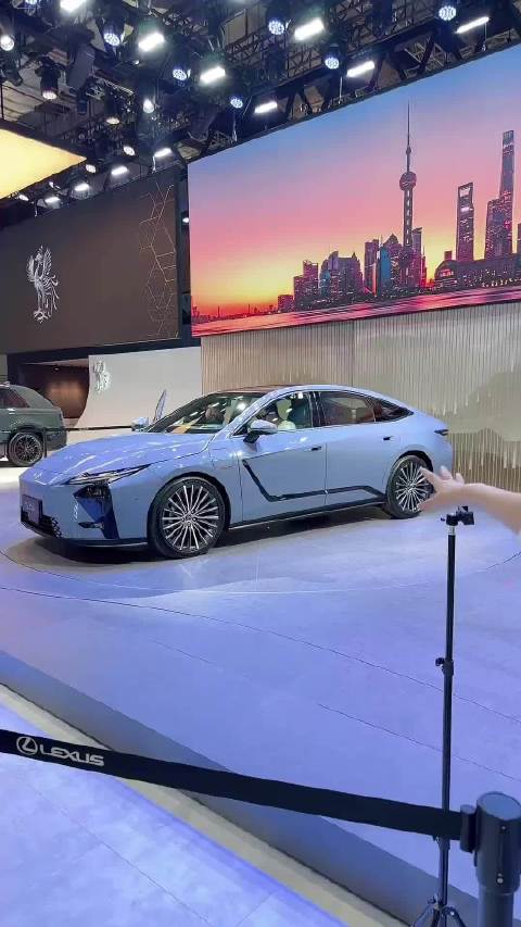 全新一代雷克萨斯ES，这个造型，我只想说第八代5系有伴了！
