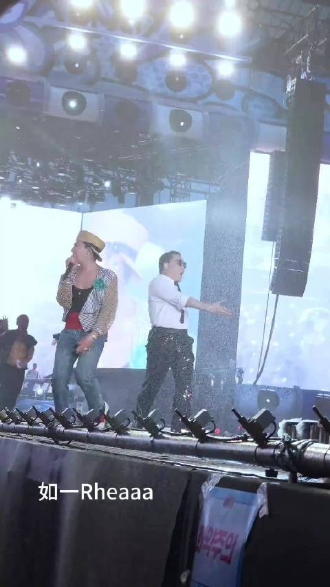 1000块让权志龙和鸟叔站我面前唱歌啊啊啊啊啊这是我看过最值的一场演唱会了啊啊啊Summerswag是我的神，下次还来玩