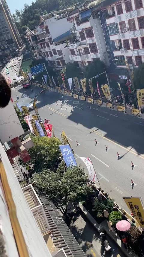 电车漂移还挺丝滑的