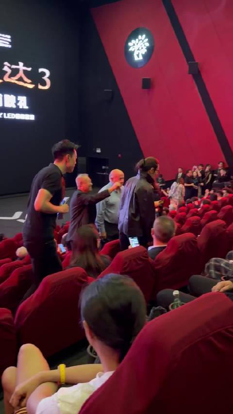 阿凡达3中国首映礼举行，卡梅隆携主创亮相，三小时视觉盛宴无冗余