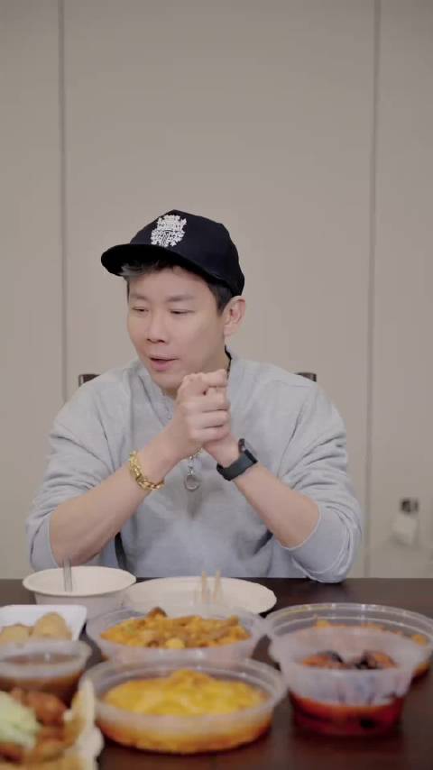 天津美食文化探秘，超长煎饼果子引关注