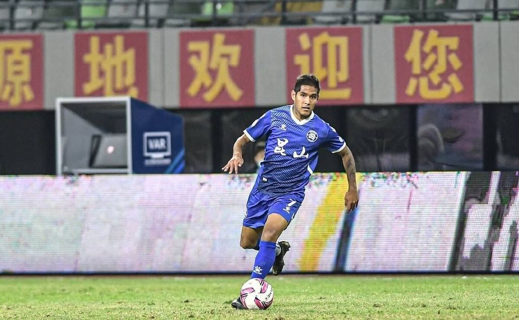中国足球笑柄，首位归化球员放弃中国国籍获批，3年0出场赚6300万休闲区蓝鸢梦想 - Www.slyday.coM