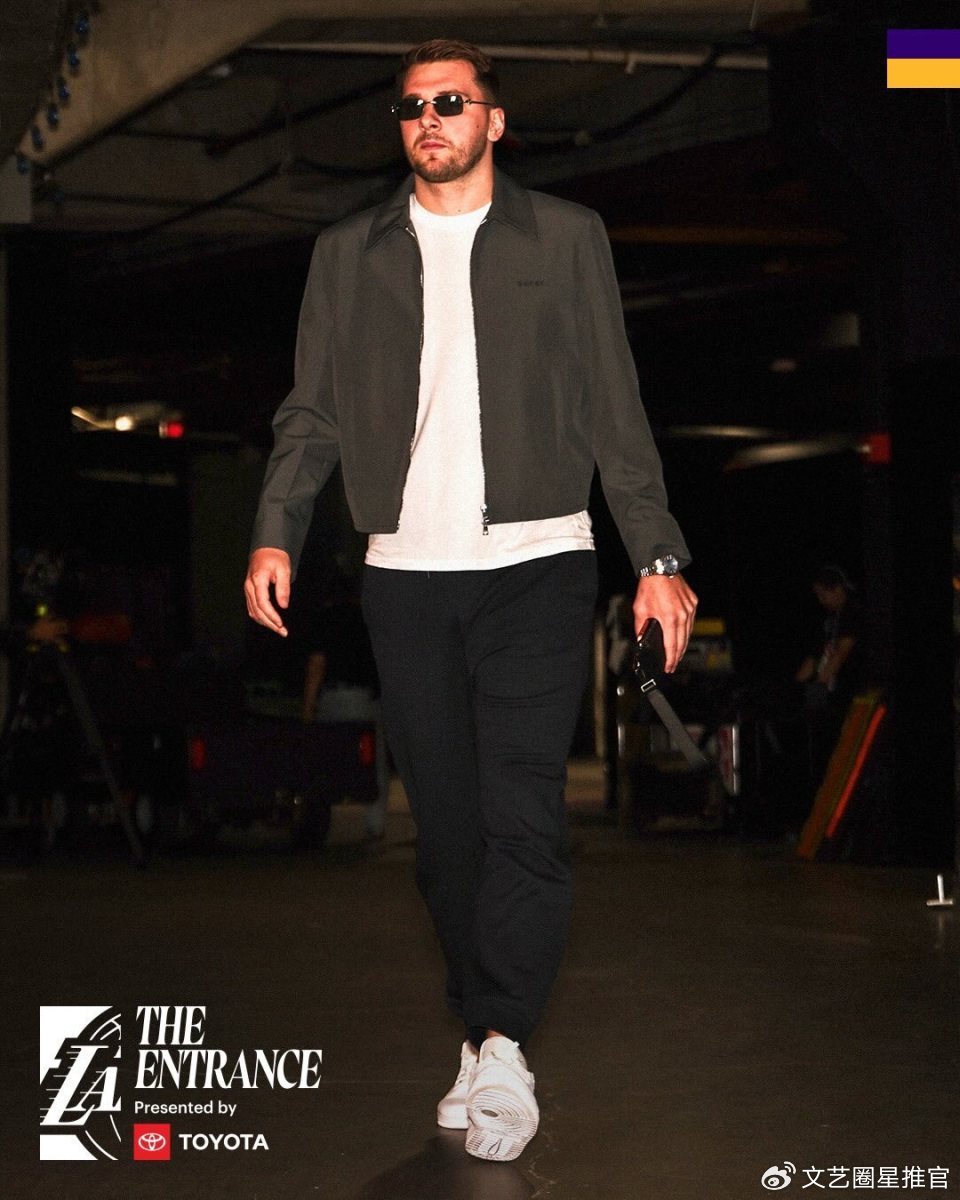 东契奇开布加迪引热议！驾驶豪车抵达球馆战旧主 满脸严肃剑指6连胜