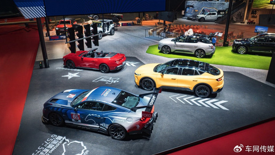上海车展福特双雄：新F-150猛禽与烈马复古版诠释越野新境