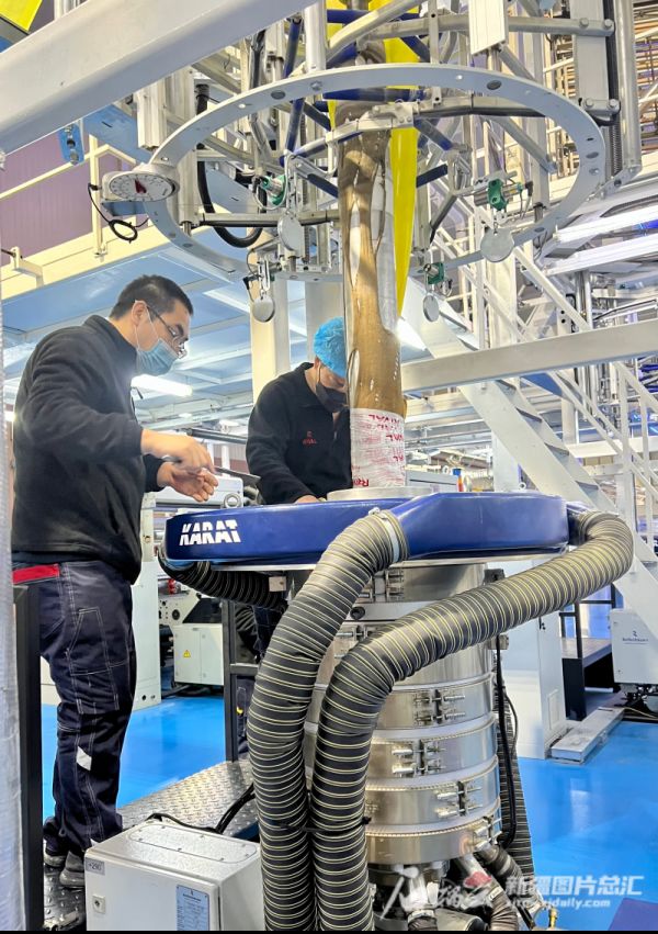 科技创新动能足——乌鲁木齐高新区(新市区)工业园区生产一线见闻休闲区蓝鸢梦想 - Www.slyday.coM 科技创新动能足——乌鲁木齐高新区(新市区)工业园区生产一线见闻休闲区蓝鸢梦想 - Www.slyday.coM