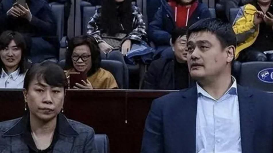 仅仅117天！中国女篮三巨头集体下课，紧随姚明郑薇，王芳也离开