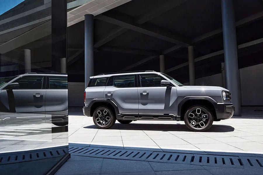 顶配不到15万的哈弗酷狗,居然让我想起了悍马?休闲区蓝鸢梦想 - Www.slyday.coM 顶配不到15万的哈弗酷狗,居然让我想起了悍马?休闲区蓝鸢梦想 - Www.slyday.coM