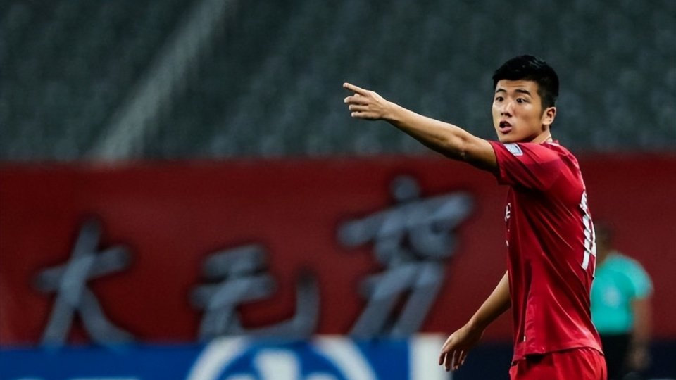 怀念武磊！海港33岁射手屡失良机，穆斯卡特罕见暴怒，未来不敢再用