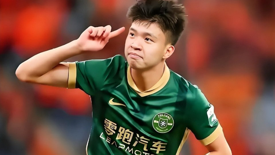 举世关注！外媒盛赞中国男足18岁天才：他有球王风范，已超越武磊