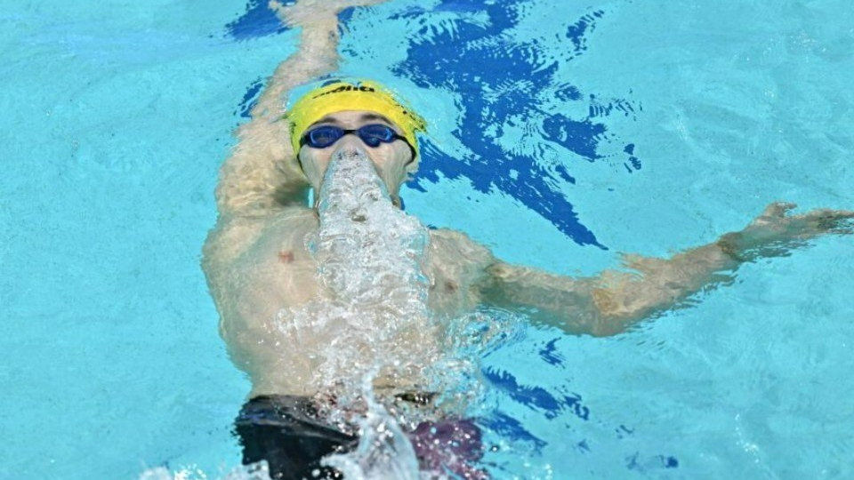 全运会50米仰泳：徐嘉余24秒40夺冠，斩获第4金+仰泳金牌全包揽