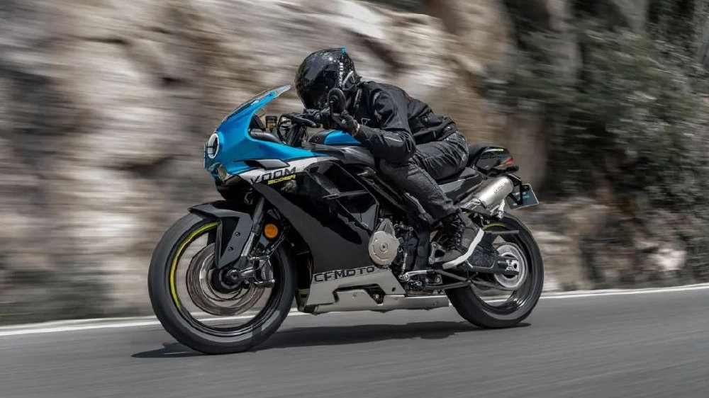 春风500SR四缸跑车不到3万？阿春年初钜惠开启，综合优惠最高5000