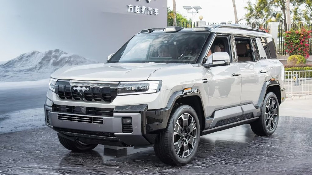 方程豹豹8无人机版：比亚迪大疆华为三巨头联手，打造硬派新标杆