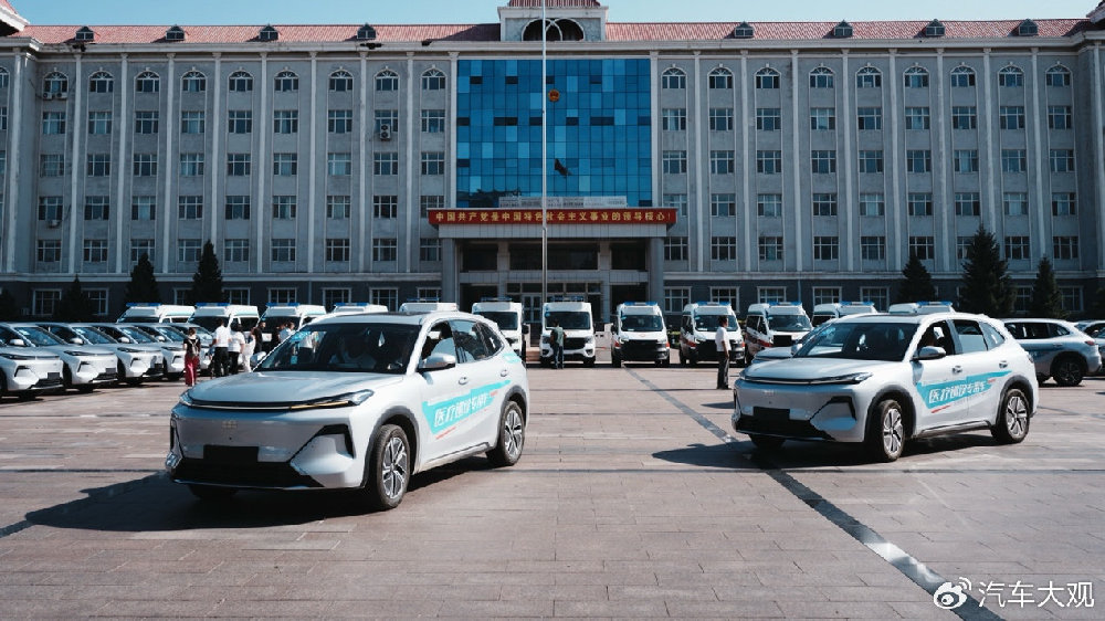 2300公里生命之路护航，吉利银河星舰7 EM-i保障“百人援疆”圆满收