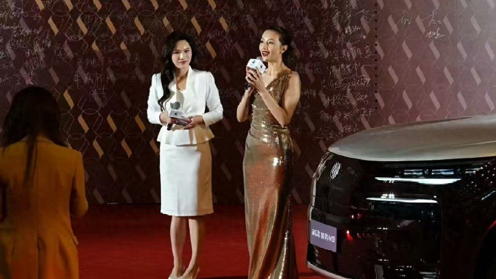 高圆圆都说好开！腾势 N9 这款大型旗舰 SUV 何以能俘获女神的芳心？