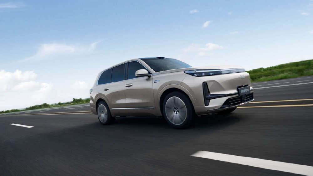 吉利银河M9上市售价不足18万 打造全家出游神器