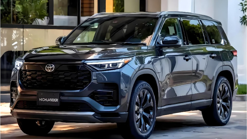 26款汉兰达24.98万起售，新增赛博金色，全系标配15.6英寸中控屏