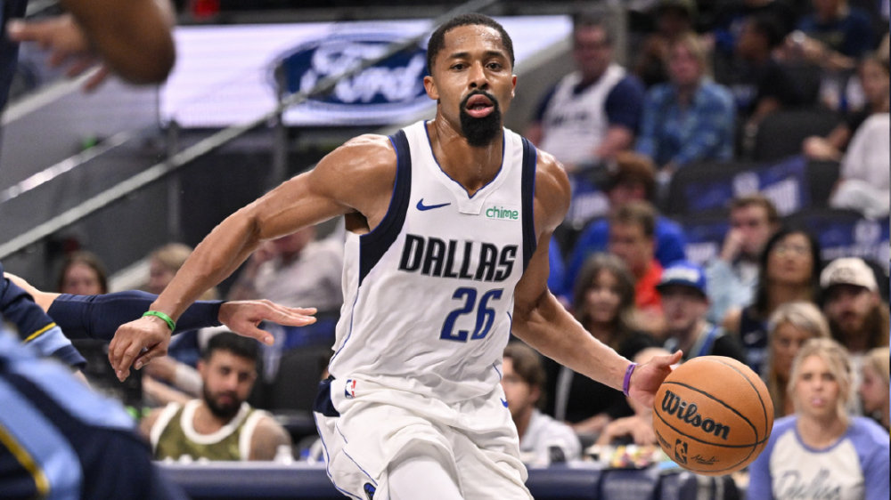 上赛季还场均11分，却突然在NBA失业？球迷：朱芳雨赶紧把他弄来