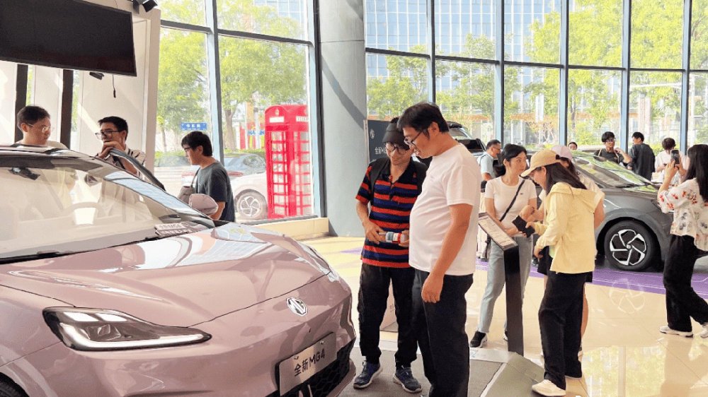 “悄悄升级”的MG4，又一次摸到了热销窍门