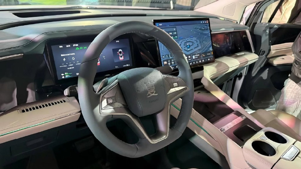 20万级MPV来了，支持激光雷达，百公里亏电油耗4.9L