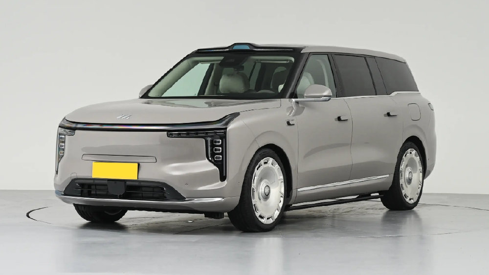 402km纯电续航有水分吗？32.28万元起的智己LS9值不值得买？