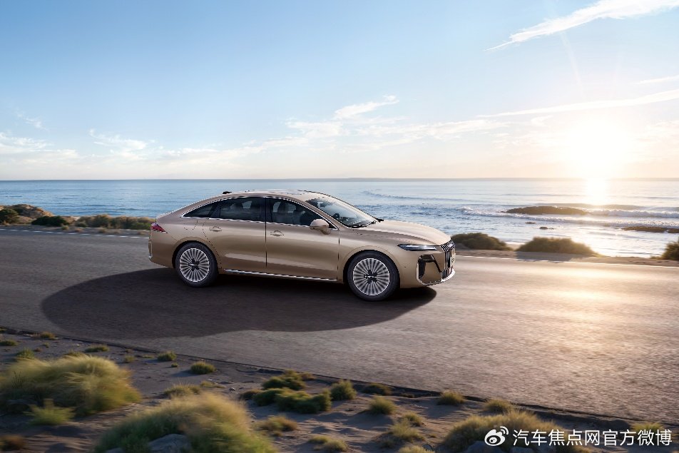 正式上市 长续航中大型豪华轿车，荣威M7 DMH价格杀到8.58万