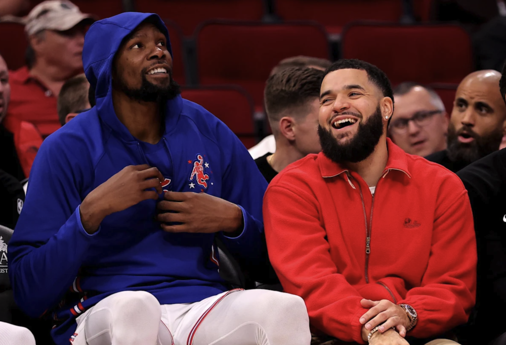 杜兰特：詹姆斯38岁时球技仍在不断进步 全明星难看归咎库里和利拉德