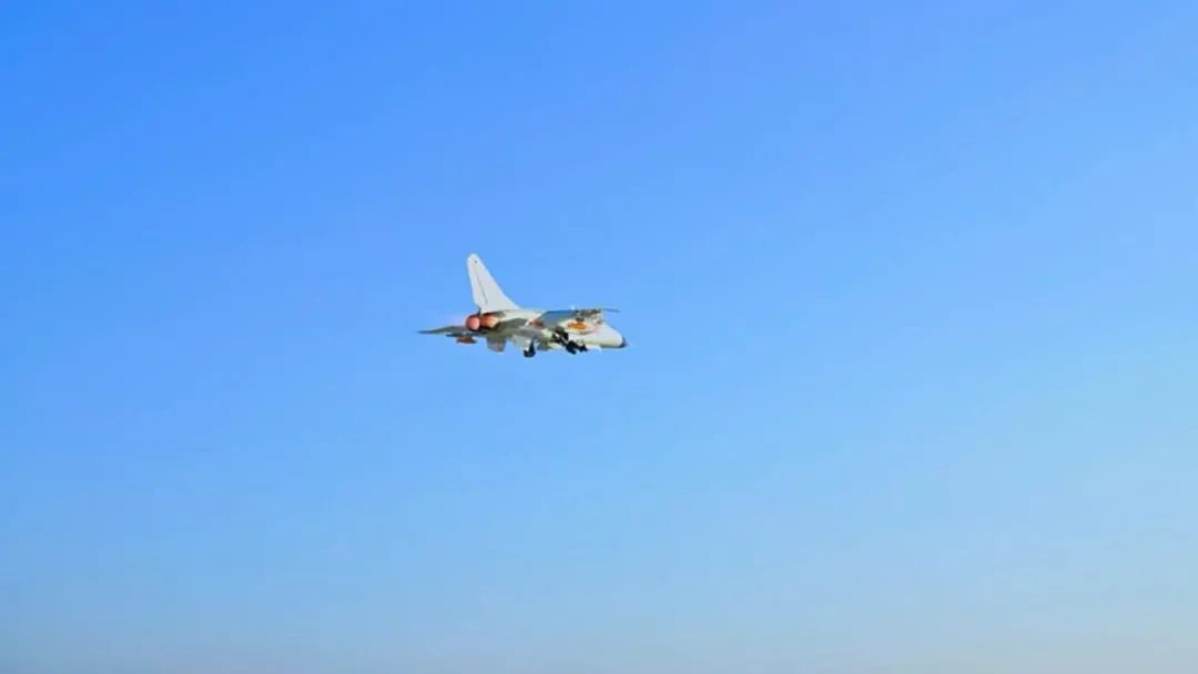 【直击演训场】海军航空兵歼击轰炸机跨昼夜实弹实射休闲区蓝鸢梦想 - Www.slyday.coM 【直击演训场】海军航空兵歼击轰炸机跨昼夜实弹实射休闲区蓝鸢梦想 - Www.slyday.coM