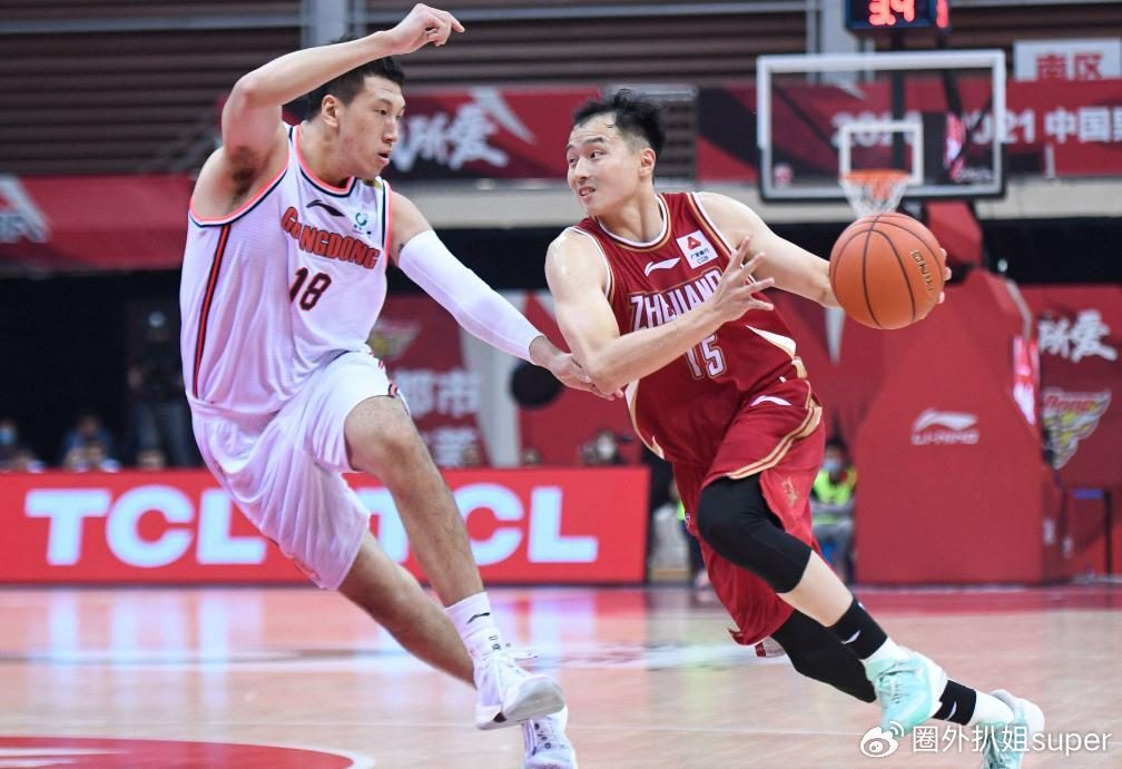 顶薪抢人！刘维伟爱徒确定加盟青岛男篮，曾单场狂砍29分6助2断