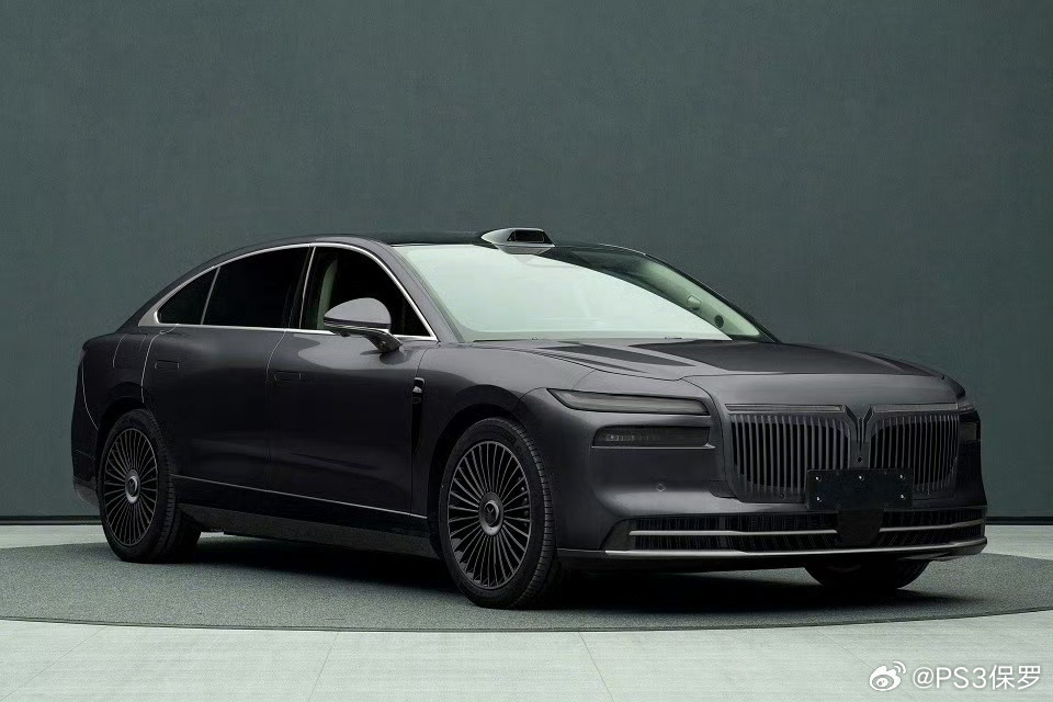 岚图追光L官图和工信部图片发布，5.1米的大型豪华轿车，双拼色更豪