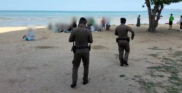 45名中国游客在芭提雅海滩大喊大叫、唱歌跳舞，吓得<a href=