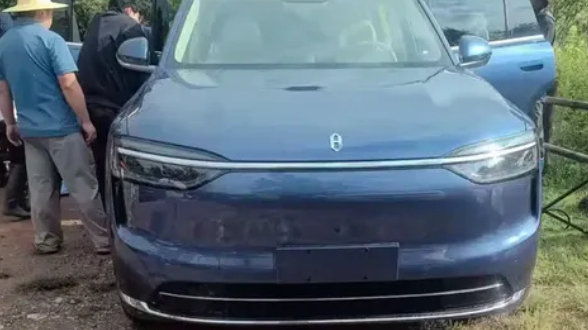 25万买“小M9”！新款M7实车图来了，鸿蒙座舱+高阶智驾全配齐