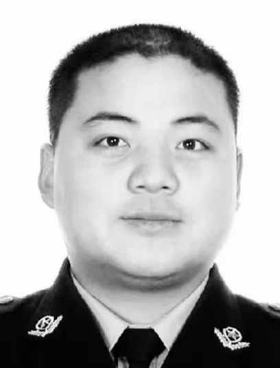 战友走好!40岁民警大年初一因公牺牲休闲区蓝鸢梦想 - Www.slyday.coM 战友走好!40岁民警大年初一因公牺牲休闲区蓝鸢梦想 - Www.slyday.coM