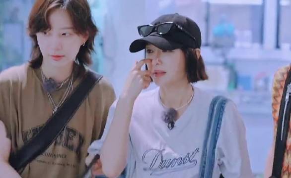 花少好友记割裂感严重，每个班都有自己的回忆，难怪嘉宾互相抱团