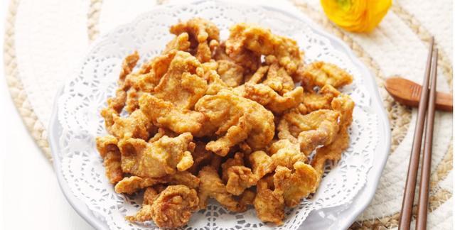炸酥肉时不要直接下锅炸多做一步酥肉鲜香好吃越嚼越香