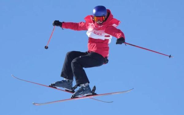 苏翊鸣比心、谷爱凌吃韭菜盒子,最强“发小”携手晋级休闲区蓝鸢梦想 - Www.slyday.coM 苏翊鸣比心、谷爱凌吃韭菜盒子,最强“发小”携手晋级休闲区蓝鸢梦想 - Www.slyday.coM