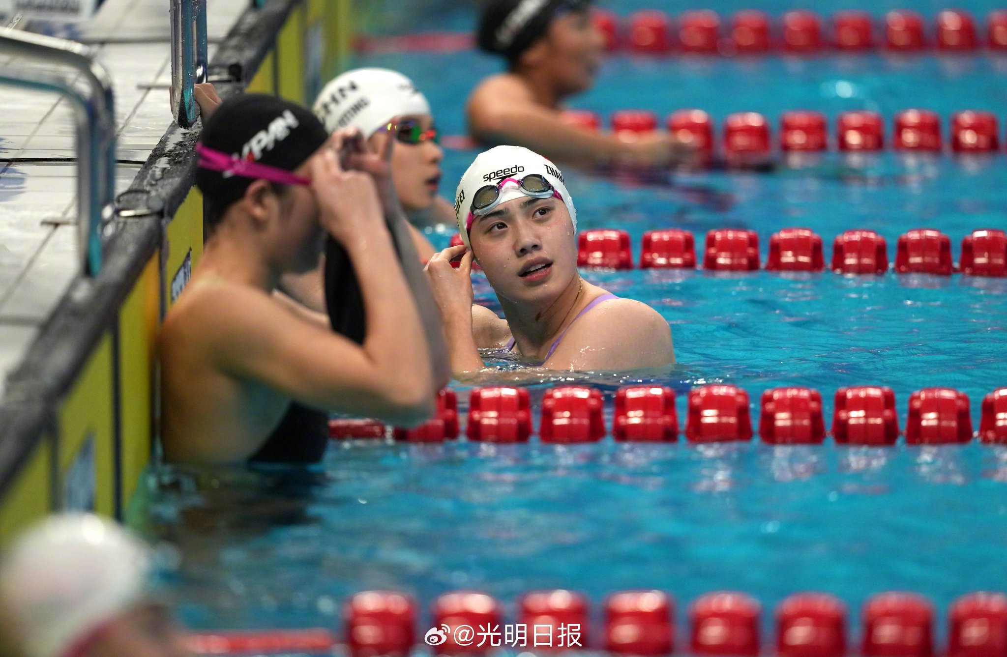 中国美女游泳运动员张雨霏