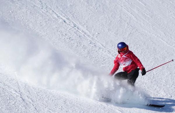 苏翊鸣比心、谷爱凌吃韭菜盒子,最强“发小”携手晋级休闲区蓝鸢梦想 - Www.slyday.coM 苏翊鸣比心、谷爱凌吃韭菜盒子,最强“发小”携手晋级休闲区蓝鸢梦想 - Www.slyday.coM