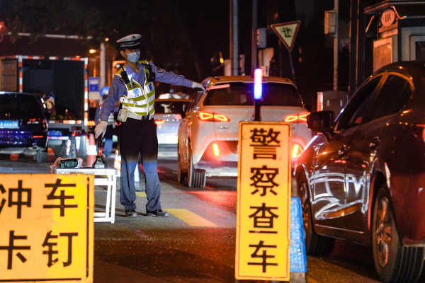 300天,广州道路交通秩序有了哪些新变化?休闲区蓝鸢梦想 - Www.slyday.coM 300天,广州道路交通秩序有了哪些新变化?休闲区蓝鸢梦想 - Www.slyday.coM