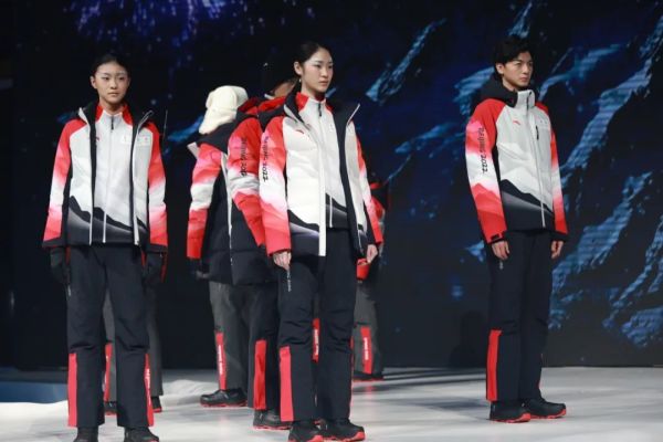 对话冬奥制服设计师贺阳:让中式浪漫穿在身上休闲区蓝鸢梦想 - Www.slyday.coM 对话冬奥制服设计师贺阳:让中式浪漫穿在身上休闲区蓝鸢梦想 - Www.slyday.coM