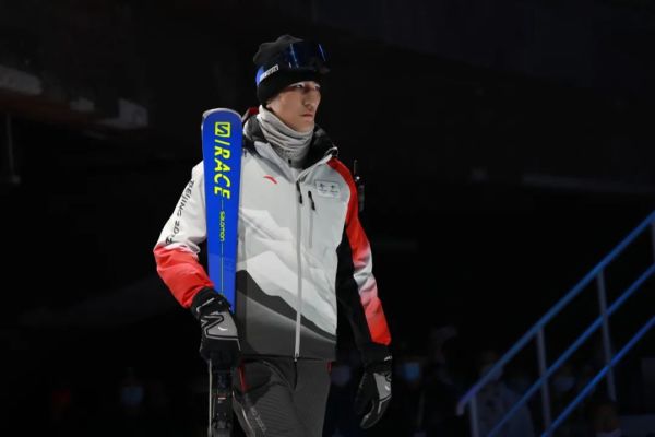 对话冬奥制服设计师贺阳:让中式浪漫穿在身上休闲区蓝鸢梦想 - Www.slyday.coM 对话冬奥制服设计师贺阳:让中式浪漫穿在身上休闲区蓝鸢梦想 - Www.slyday.coM