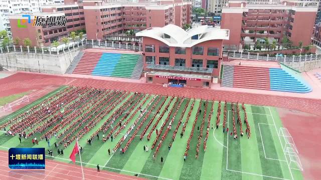 能力作风建设《周五面对面》聚焦城区学位缺口如何补