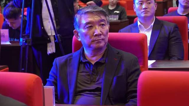 热议宫鲁鸣重掌女篮！媒体人：又一次临危救主，从严治军是主旋律