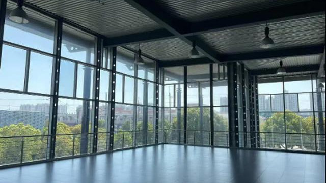 多家奔驰4S店突然倒闭，厂家甩锅经销商！车主该如何维权？