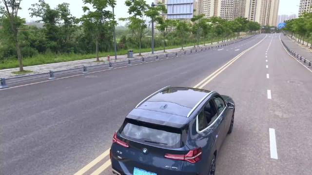 全新BMW X3载着浪漫向远方，把向往写成车轮与大地的情书